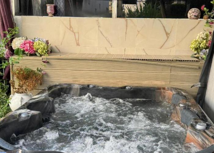 magnifique appartement de 250m2 dans villa avec piscine