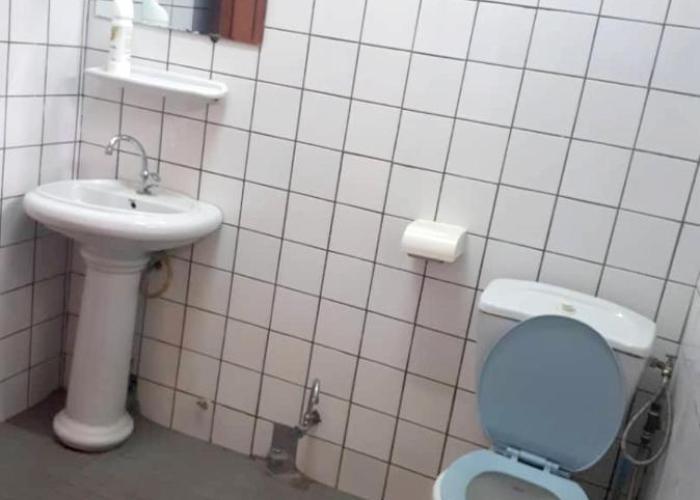 One bedroom appartement with balcony and wifi at Douala