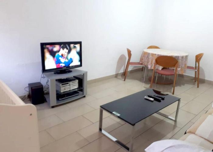 One bedroom appartement with balcony and wifi at Douala