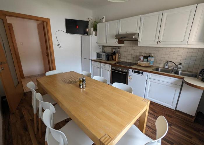 Bright and comfortable unit across from Messe Wels