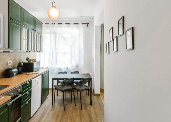 Floral Studio Retreat in Sofia City Center by Flat Mаnager