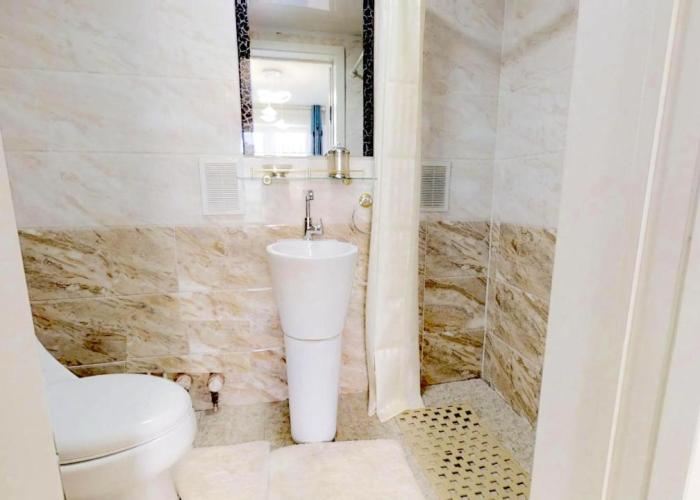 125m2 new apartment, 5 rooms with airport pickup