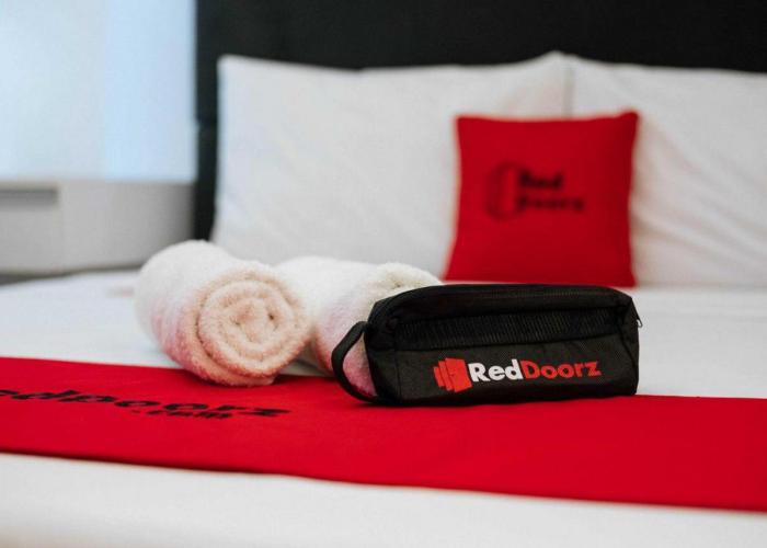 RedDoorz near Dermaga Pelabuhan Rakyat
