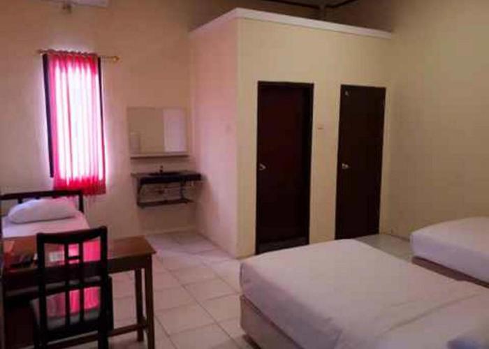 RedDoorz near Dermaga Pelabuhan Rakyat