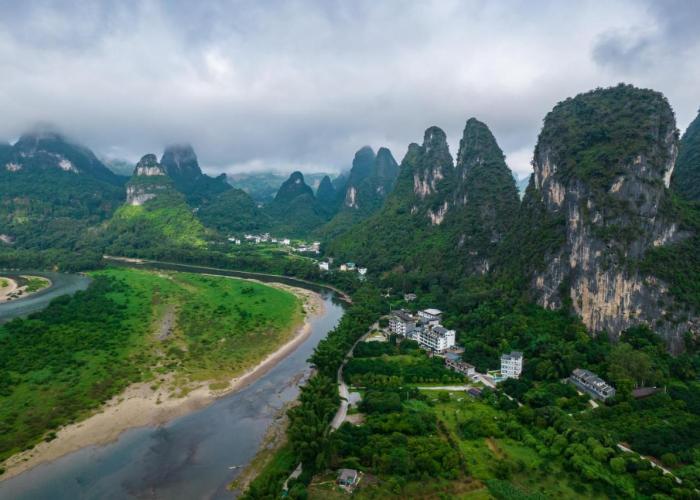 Yangshuo Grand Canyon Shanshuiyao Resort