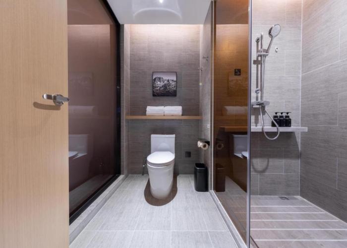 Atour Hotel Yuzhong Yuci Incity