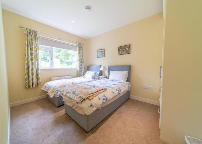 2 BED WATERFRONT PROPERTY - CLOSE TO COURTMACSHERRY