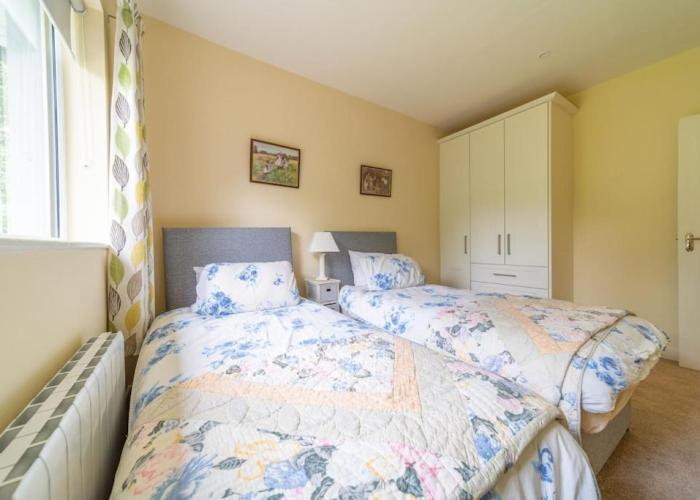 2 BED WATERFRONT PROPERTY - CLOSE TO COURTMACSHERRY