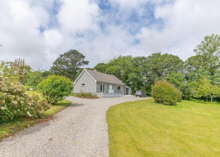 2 BED WATERFRONT PROPERTY - CLOSE TO COURTMACSHERRY