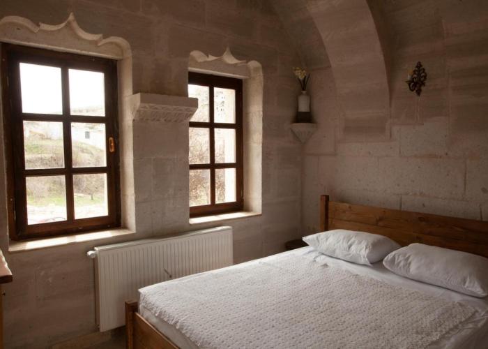 Narcissos Cave Hotel