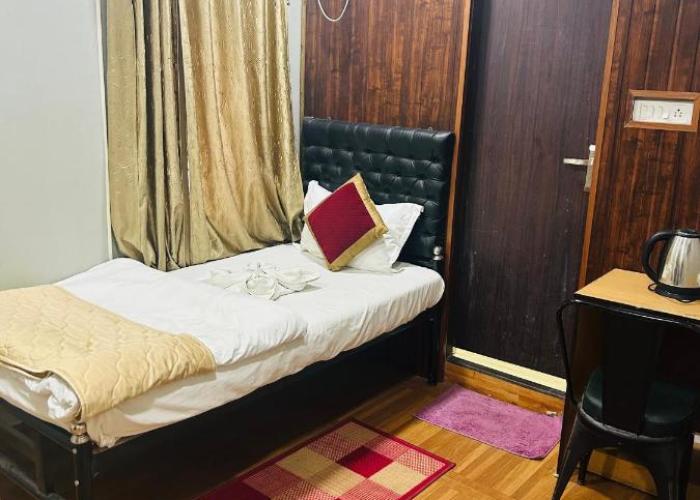 HOTEL MITTAL GARDEN