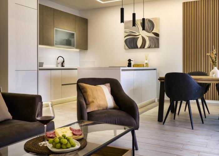 SalvatoreHomes - Luxurious Dreamview Waterfront Apartment in Torri del Benaco with Pool - Casa Azura - a 5 Star Luxury Collection at Lake Garda