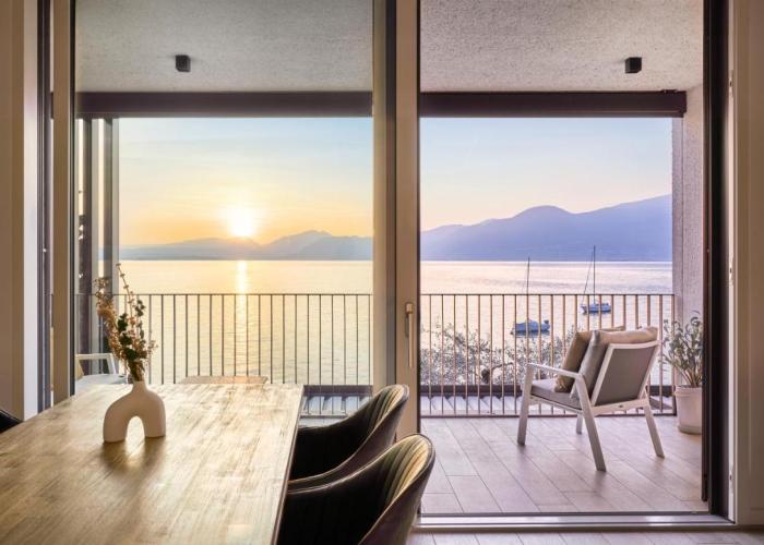 SalvatoreHomes - Luxurious Dreamview Waterfront Apartment in Torri del Benaco with Pool - Casa Azura - a 5 Star Luxury Collection at Lake Garda