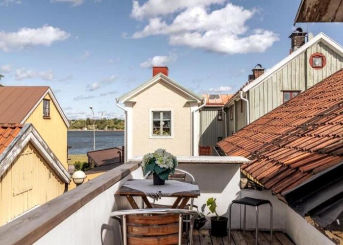 Central lägenhet i 1700-talshus
