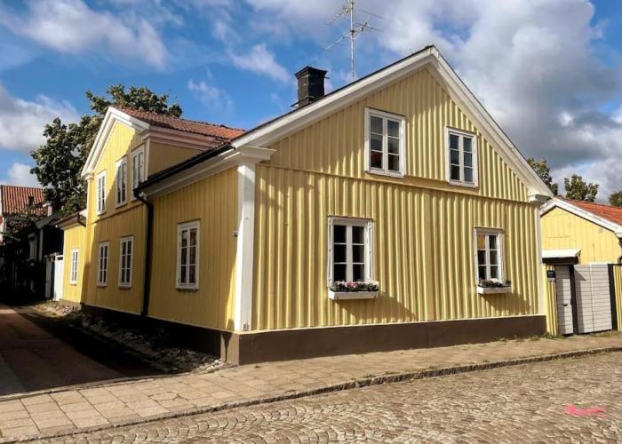 Central lägenhet i 1700-talshus