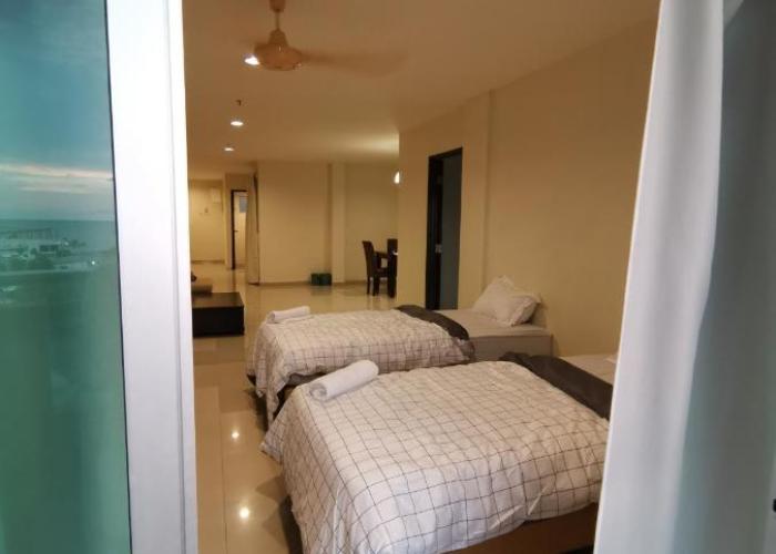 Spacious & Homey Apartment at Marina Island by JoMy Homestay