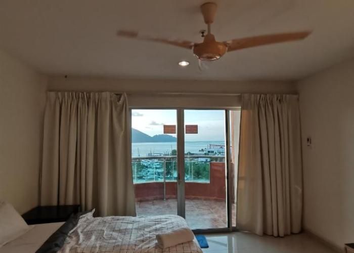 Spacious & Homey Apartment at Marina Island by JoMy Homestay