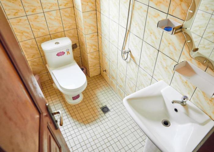 Three rooms Appartment Bieyem assi