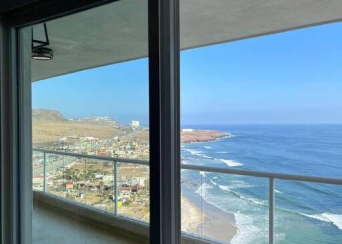 Beachfront 4 BR Penthouse - Pool Steps to Beach & Mins to Downtown