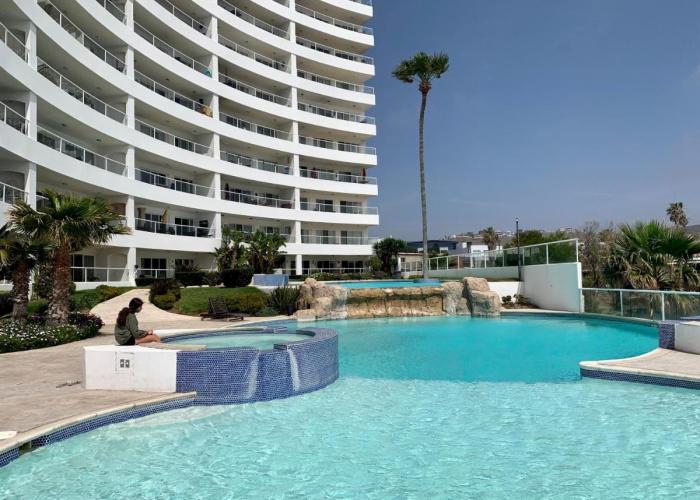 Beachfront 4 BR Penthouse - Pool Steps to Beach & Mins to Downtown
