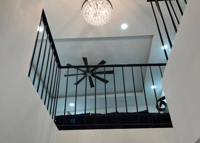Beachfront 4 BR Penthouse - Pool Steps to Beach & Mins to Downtown