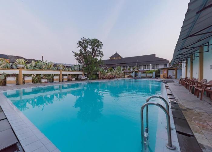 Urbanview Hotel Crown Tasikmalaya