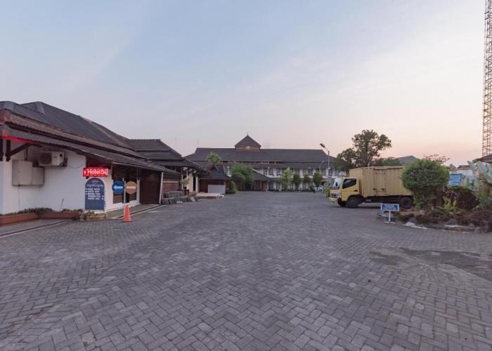 Urbanview Hotel Crown Tasikmalaya