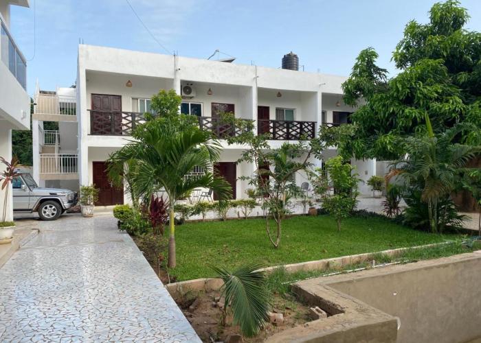 Queen Zee Garden Apartments