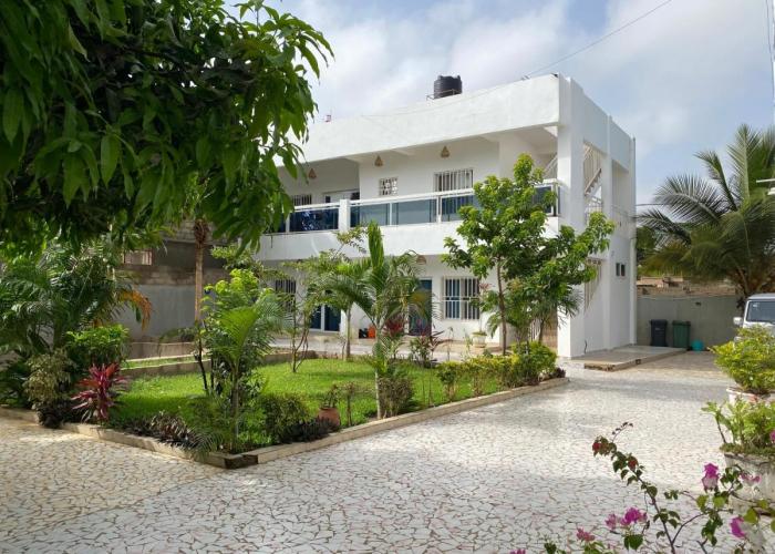 Queen Zee Garden Apartments