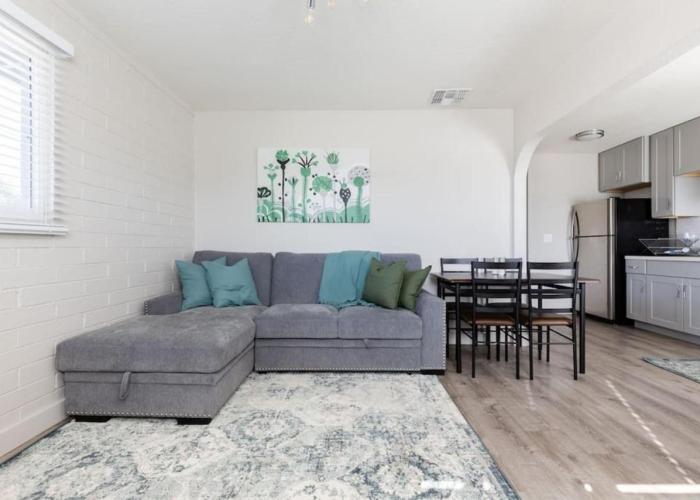 2BR Condo Walking Distance To Downtown Gilbert