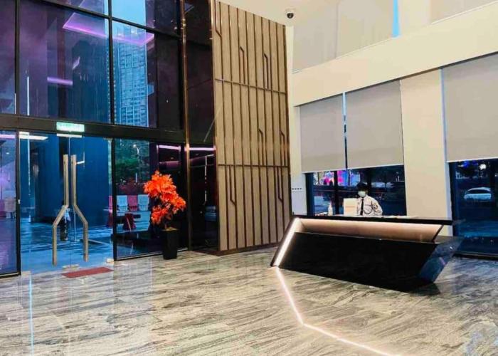Sky pool 4 star hotel grade stay in i-City