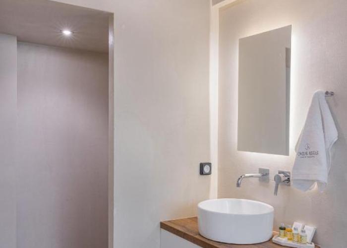 DOMUS AESTAS Luxury Residences