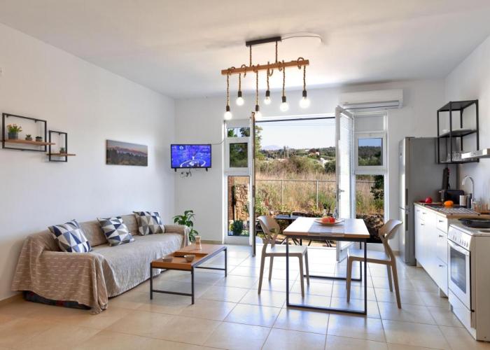 Livingfy Apt with mountain view & garden