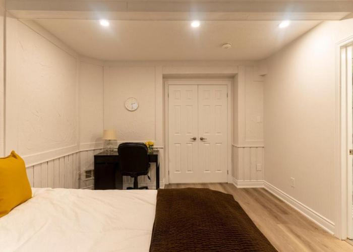Luxurious and Spacious Apartment with 2 bedrooms and 2 Baths
