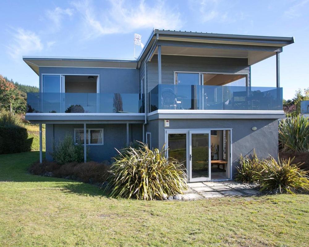 Perfect Position - Motuoapa Holiday Home