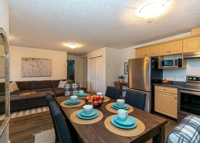 Cozy Renovated Oasis W Private Terrace & Parking