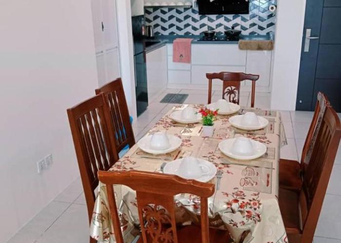 Preferred30 3R2B 7pax Meritus Perai