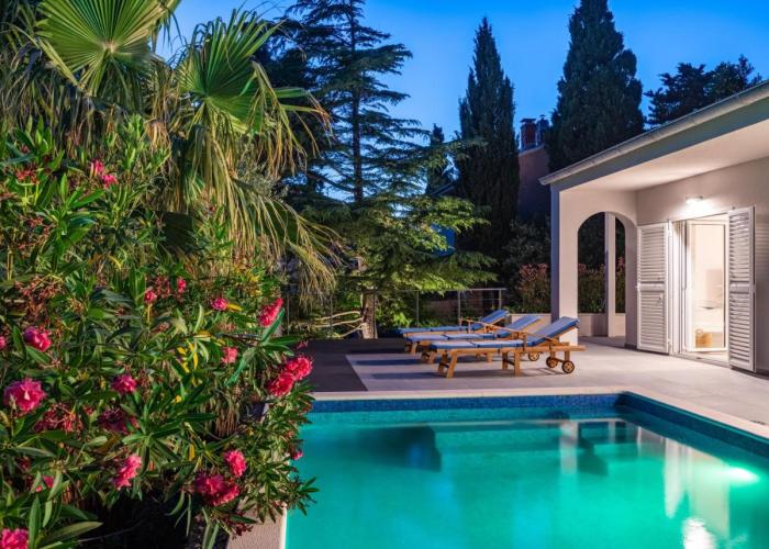 Villa Island Blue