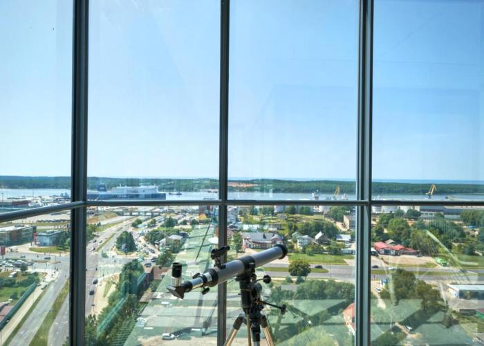Sea view apartment on 19th floor