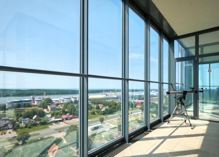 Sea view apartment on 19th floor