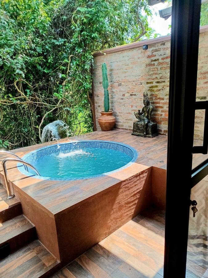 Airport Villa Kamatha