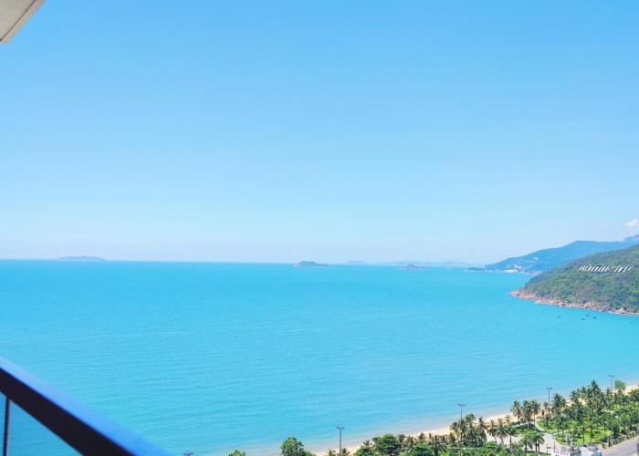 Căn hộ du lịch FLC sea tower 2 giường đôi có bồn tắm ban công view biển.Đầy đủ tiện nghi