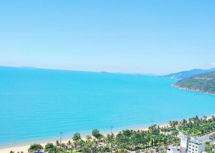 Căn hộ du lịch FLC sea tower 2 giường đôi có bồn tắm ban công view biển.Đầy đủ tiện nghi