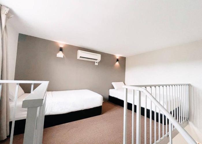 KARANG TIMUR MOTEL