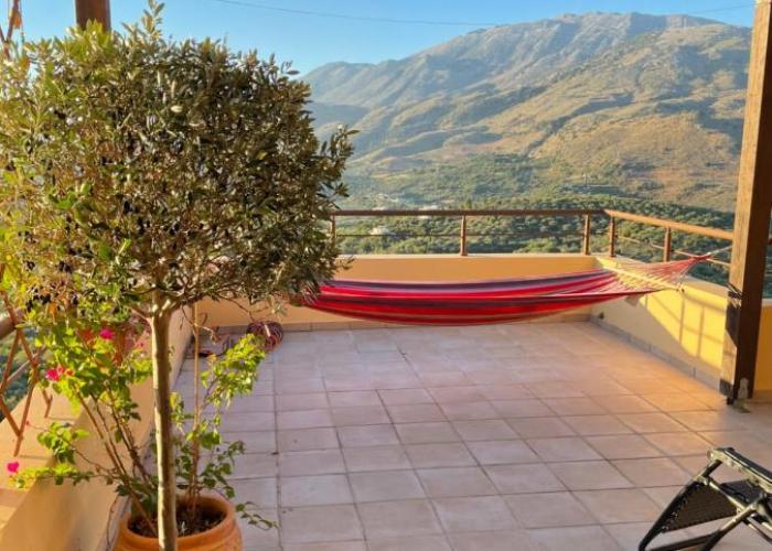 Plum Tree apartment with panoramic views