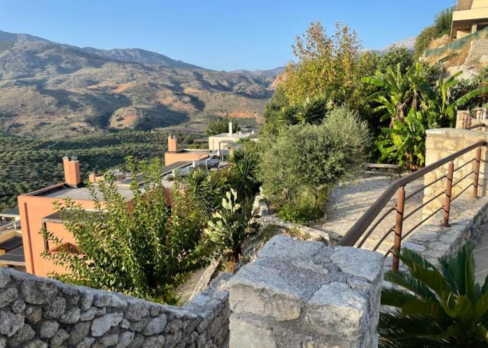 Plum Tree apartment with panoramic views
