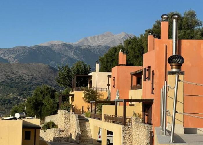 Plum Tree apartment with panoramic views