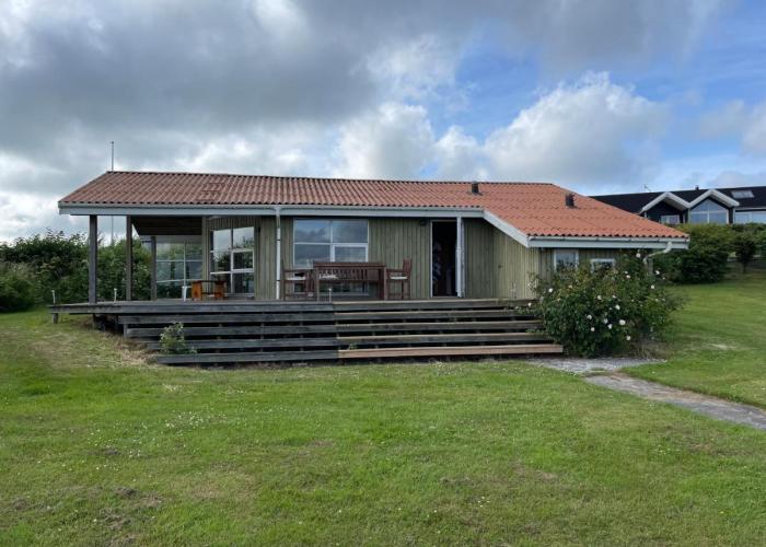 Ældre Sommerhus Max 4 voksne og 4 børn