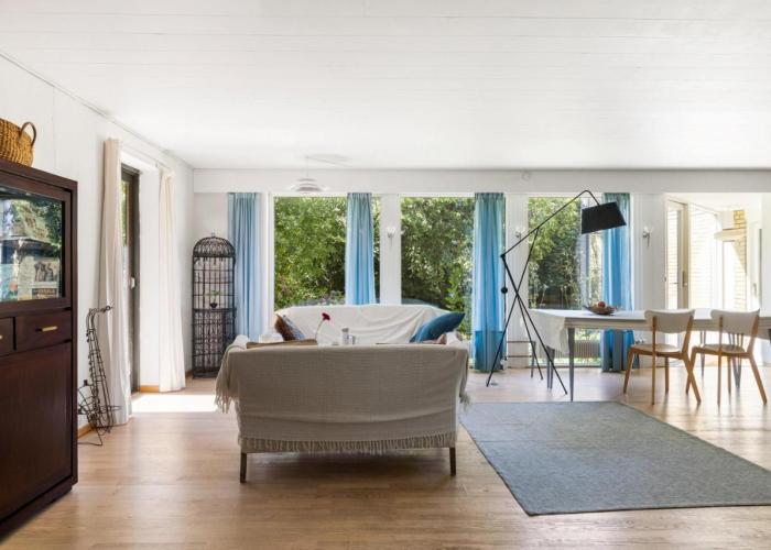 Quiet villa apartment close to everything