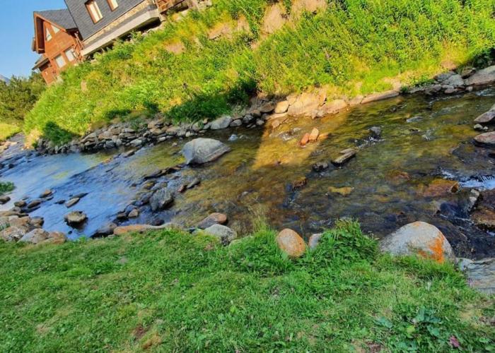 Acollidor estudi amb encant nòrdic i amb parquing, al costat de Grandvalira